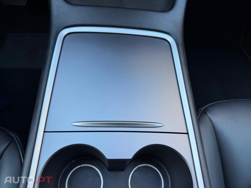 Tesla Model Y I.V.A DEDUTÍVEL 