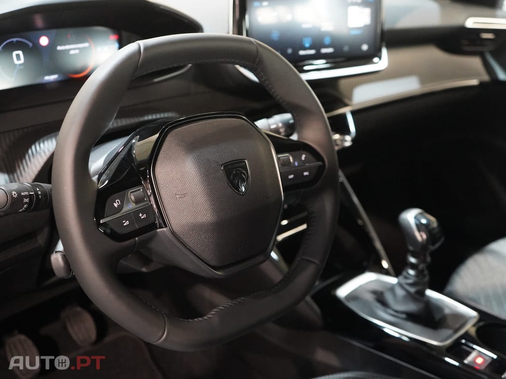 Peugeot 2008 1.2 PureTech Allure