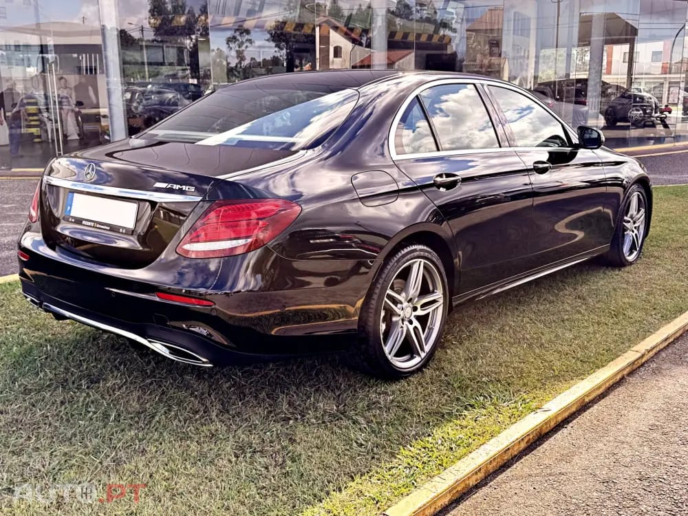 Mercedes-Benz E 220 d AMG Line