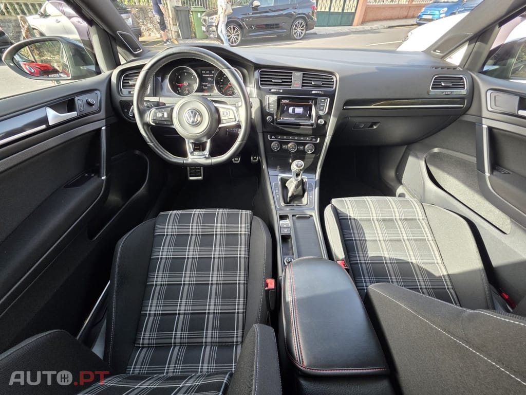 Volkswagen Golf 2.0 TDi GTD