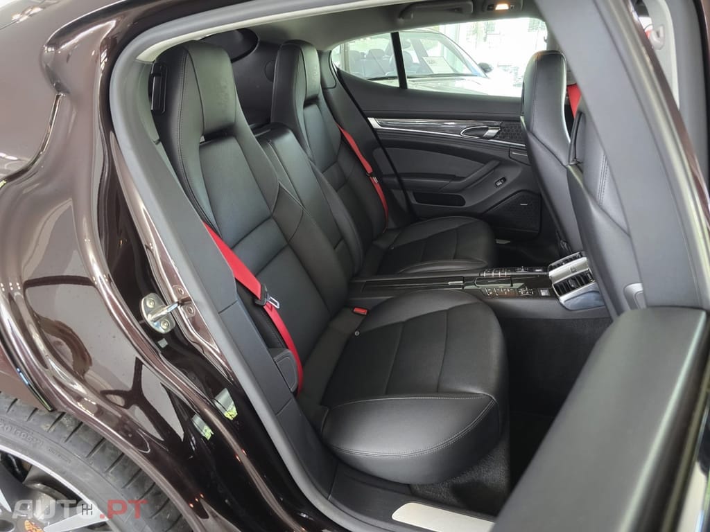 Porsche Panamera Diesel Platinum Edition