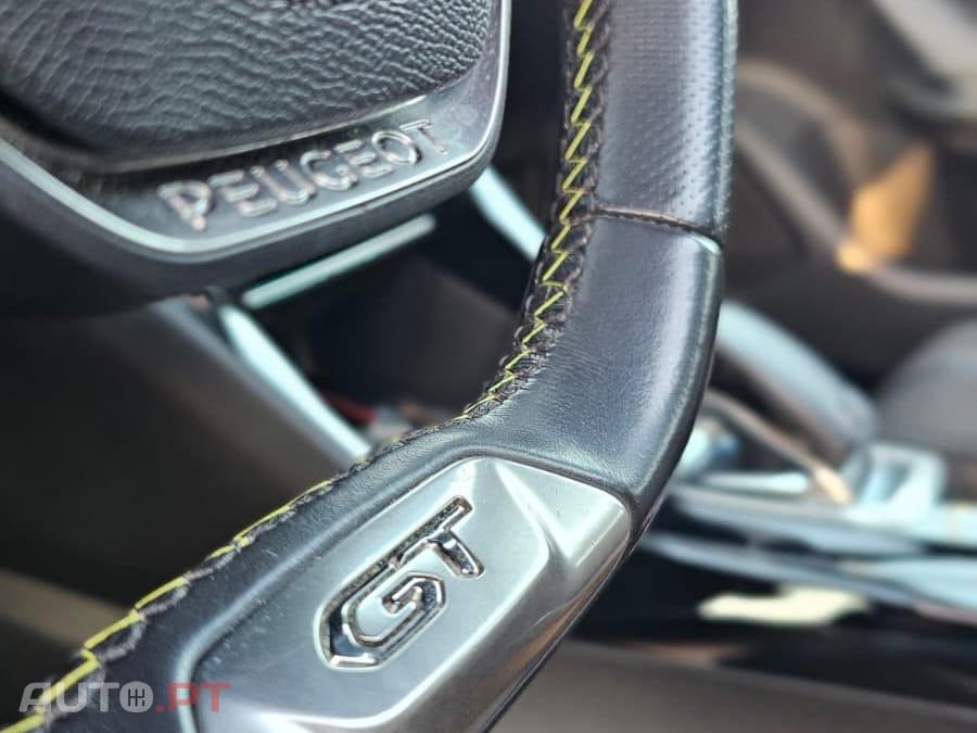 Peugeot 2008 1.2 PureTech GT Pack EAT8