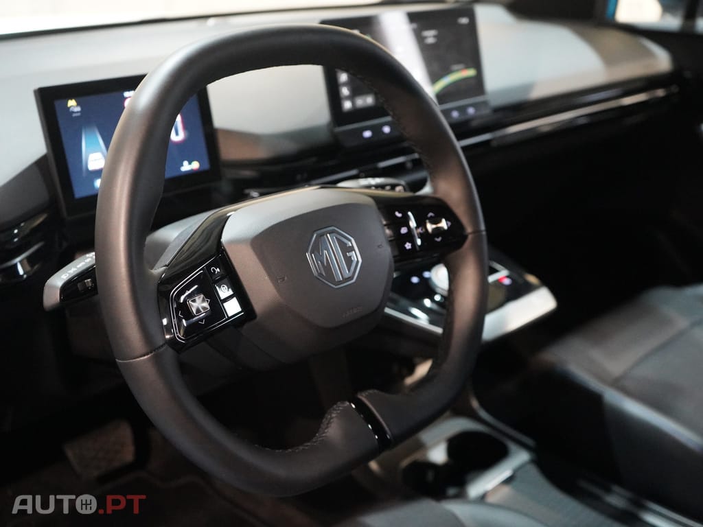 MG MG4 64 kWh Luxury