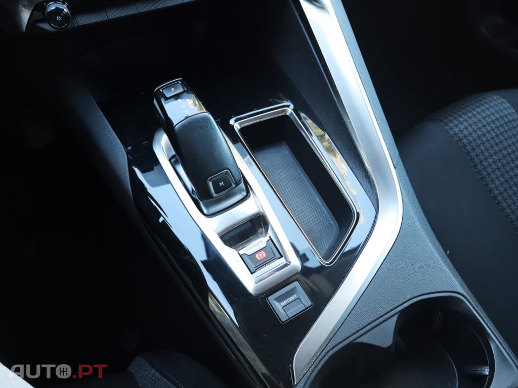 Peugeot 3008 1.5 BlueHDi Allure EAT8