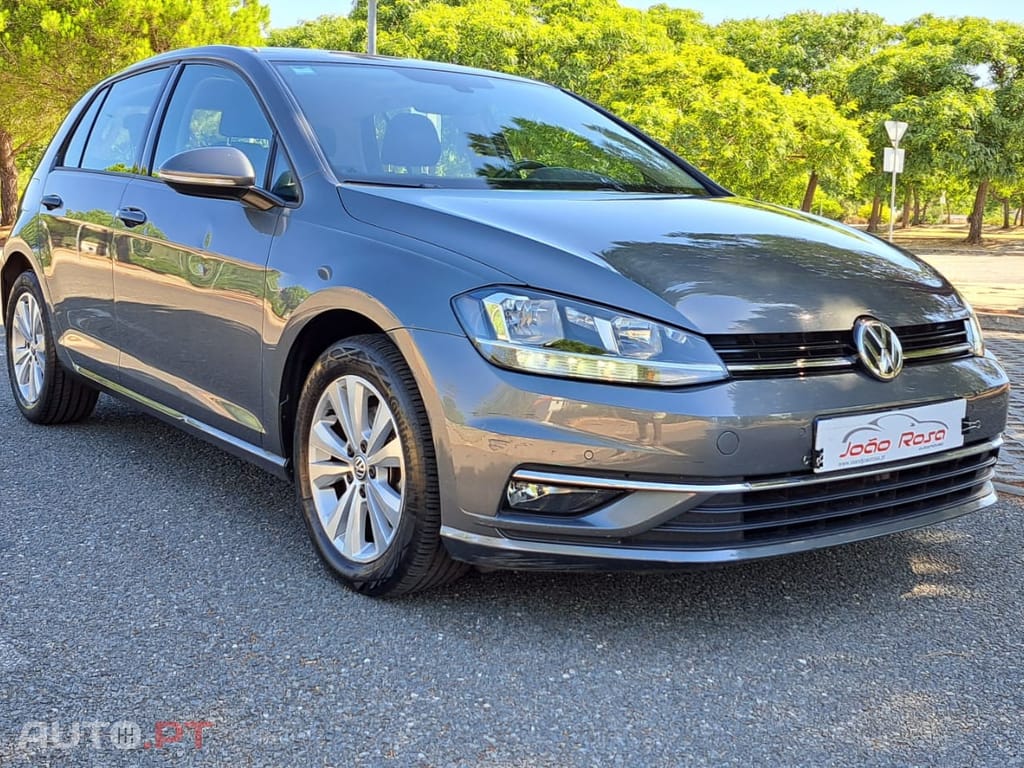 Volkswagen Golf 1.6 TDI Confortline DSG