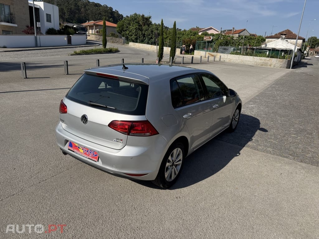 Volkswagen Golf 1.6 TDi Confortline DSG