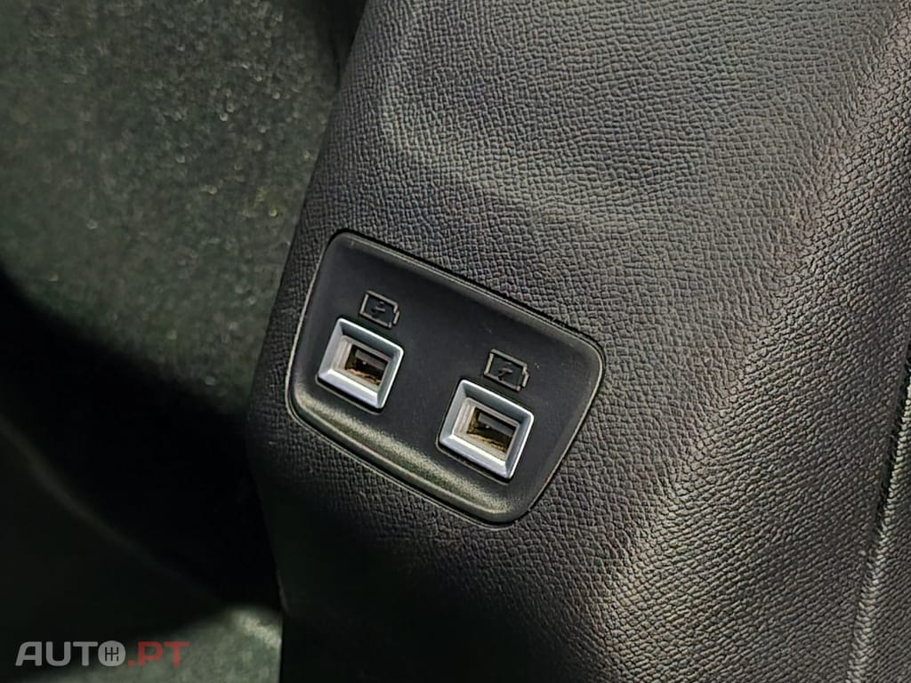 Peugeot E-208 50 kWh Style