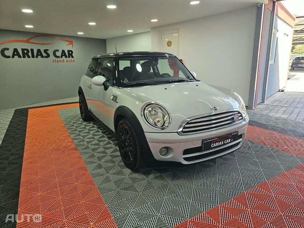 MINI Cooper D Edição Camden 50 anos