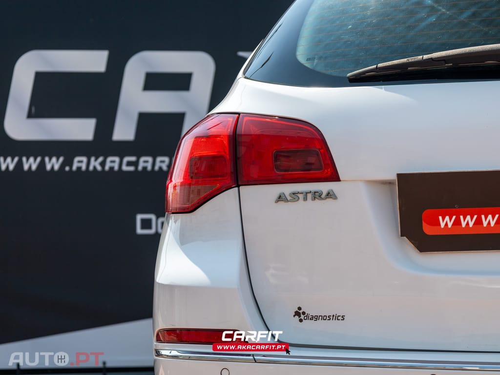 Opel Astra Outro