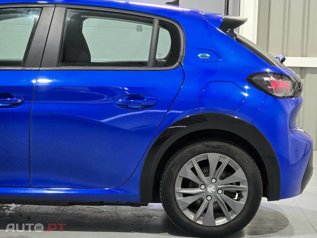 Peugeot E-208 50 kWh Style