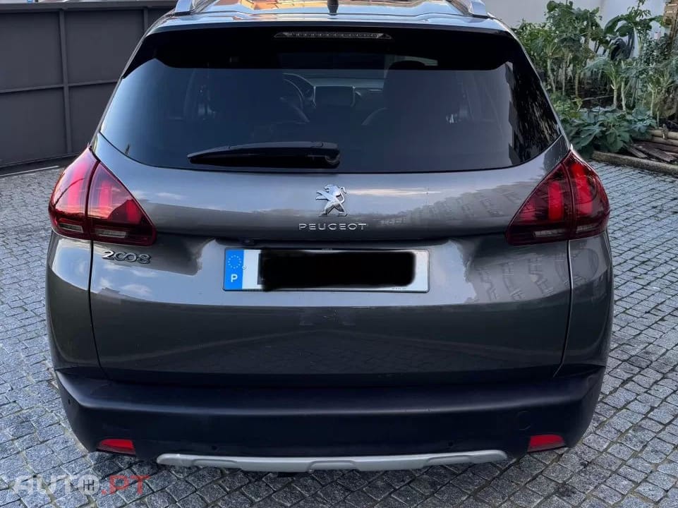 Peugeot 2008 1.2 PureTech Crossway