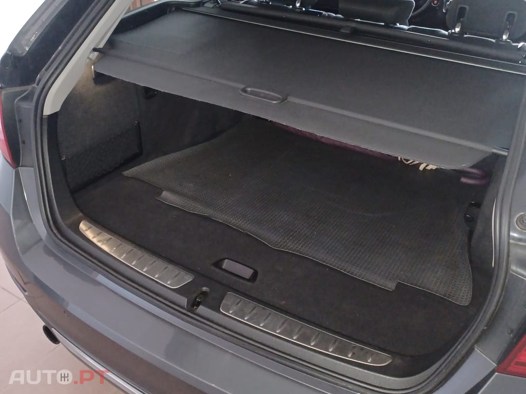 BMW 320 Touring d Luxury 184cv