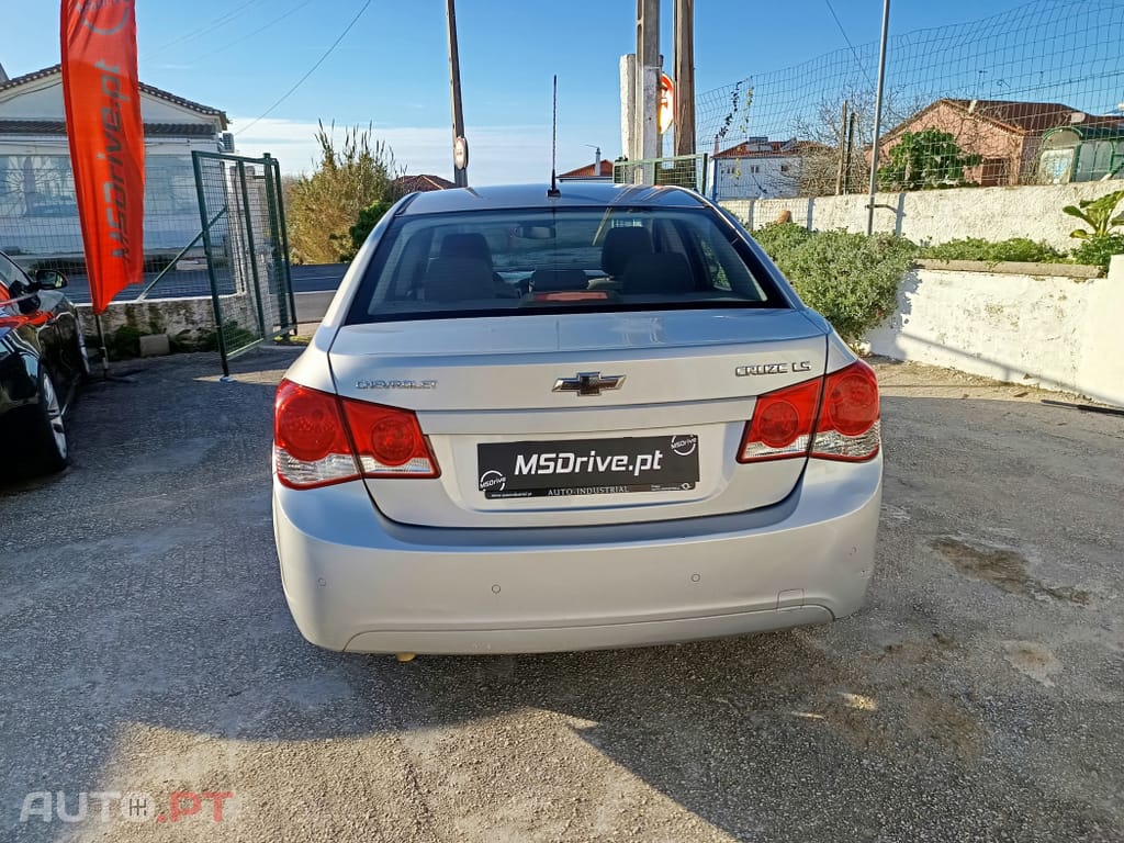 Chevrolet Cruze 1.6 LS