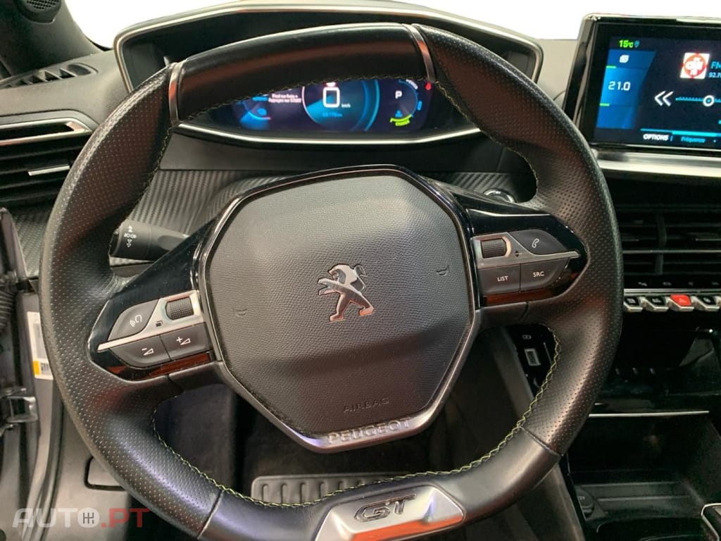 Peugeot E-2008 50 kWh GT