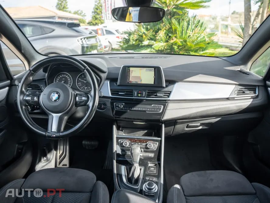 BMW 218 d Pack M Auto — fotografia 6