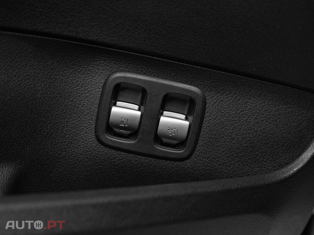 Mercedes-Benz C 300 e 9G-TRONIC AMG Line