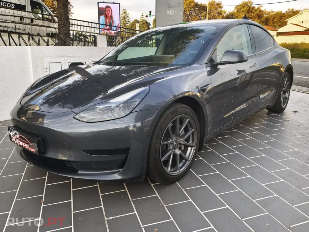 Tesla Model 3 Standard Range Plus RWD