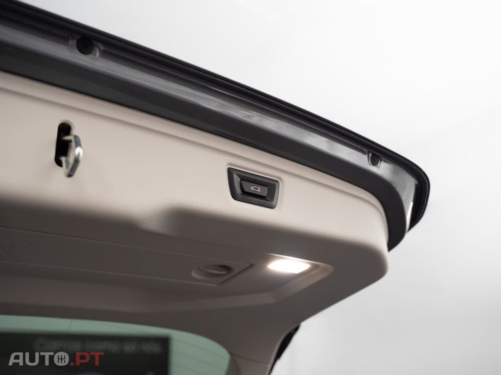 BMW 330 e Auto