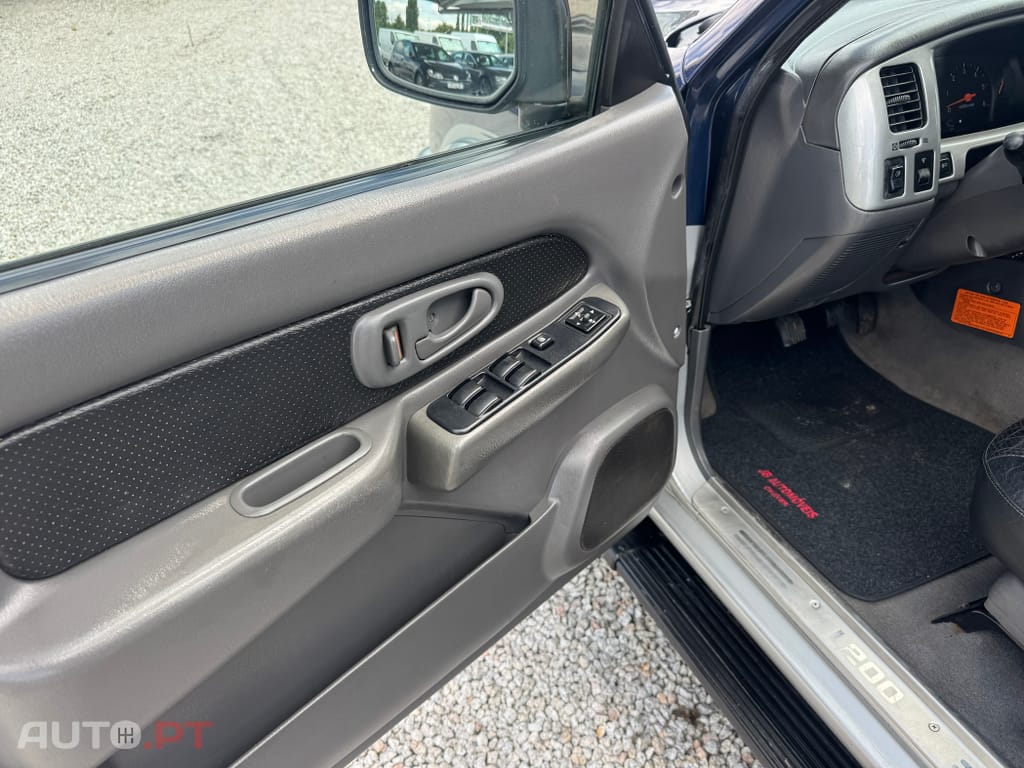 Mitsubishi L200 2.5 TD Strakar Sport CD