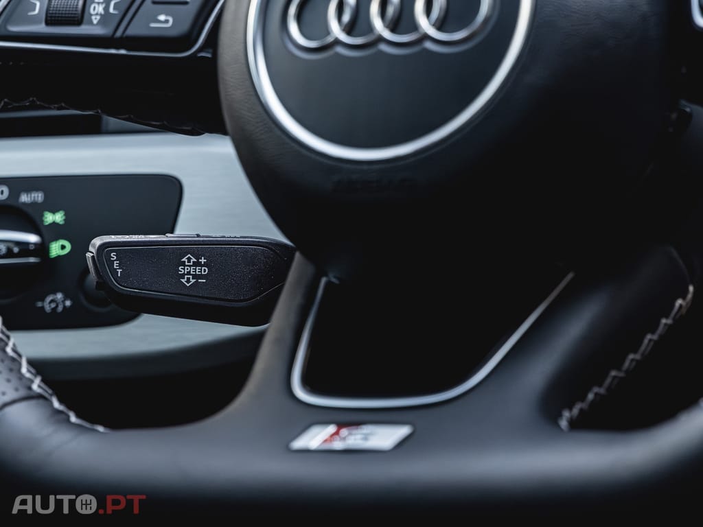 Audi A4 2.0 TDI S-line S tronic
