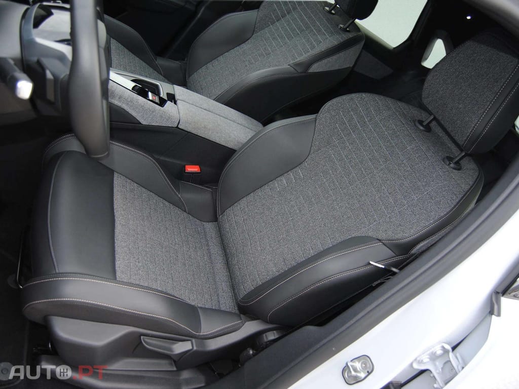 Peugeot 3008 1.2 Hybrid Allure e-DCS6