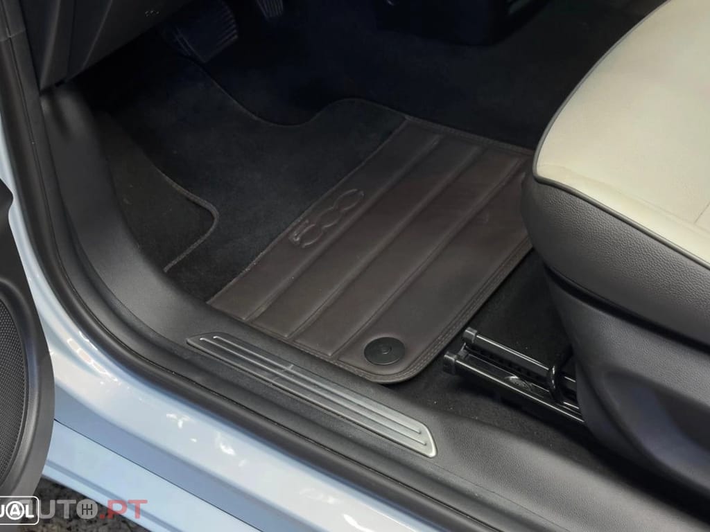 Fiat 500e La Prima