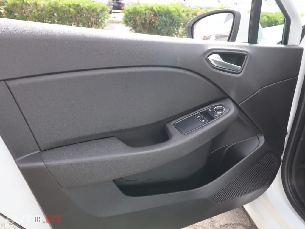 Renault Clio 1.5 Blue dCi Intens — fotografia 16