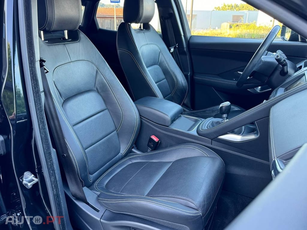 Jaguar E-Pace 2.0 i4D R-Dynamic
