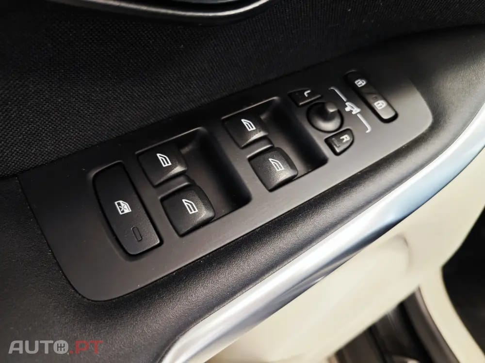 Volvo V40 Cross Country 1.6 D2 Momentum