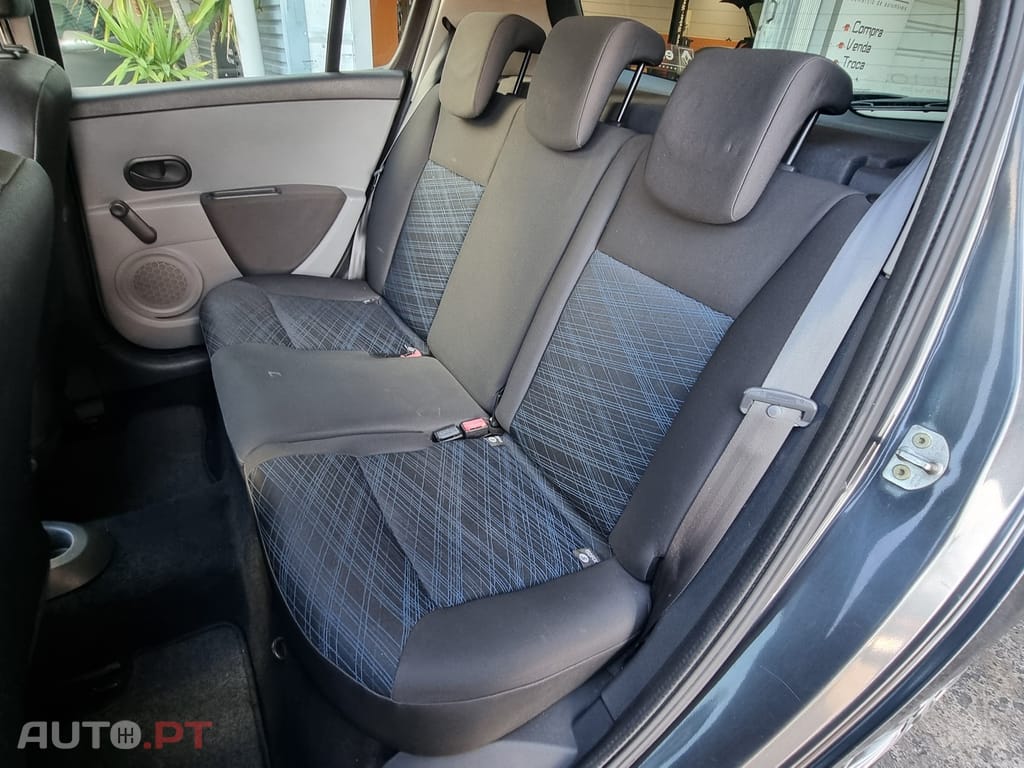 Renault Clio 1.2 16V Confort