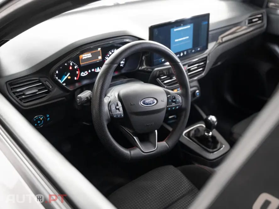 Ford Focus 1.0 EcoBoost MHEV ST-Line