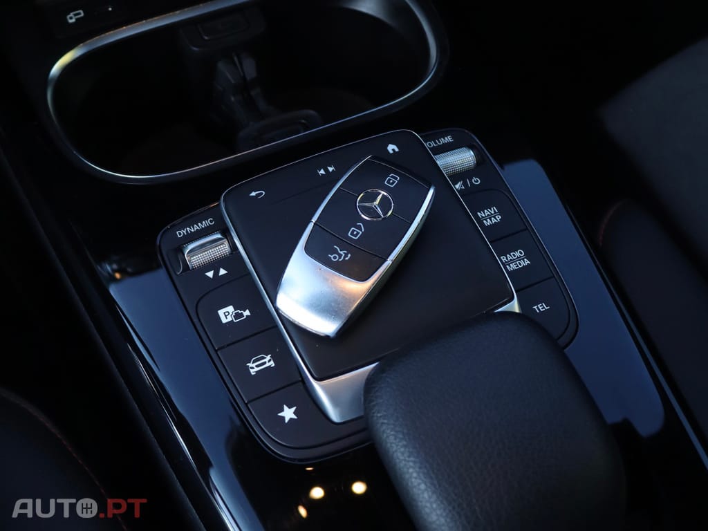 Mercedes-Benz A 250 e 8G-DCT AMG Line