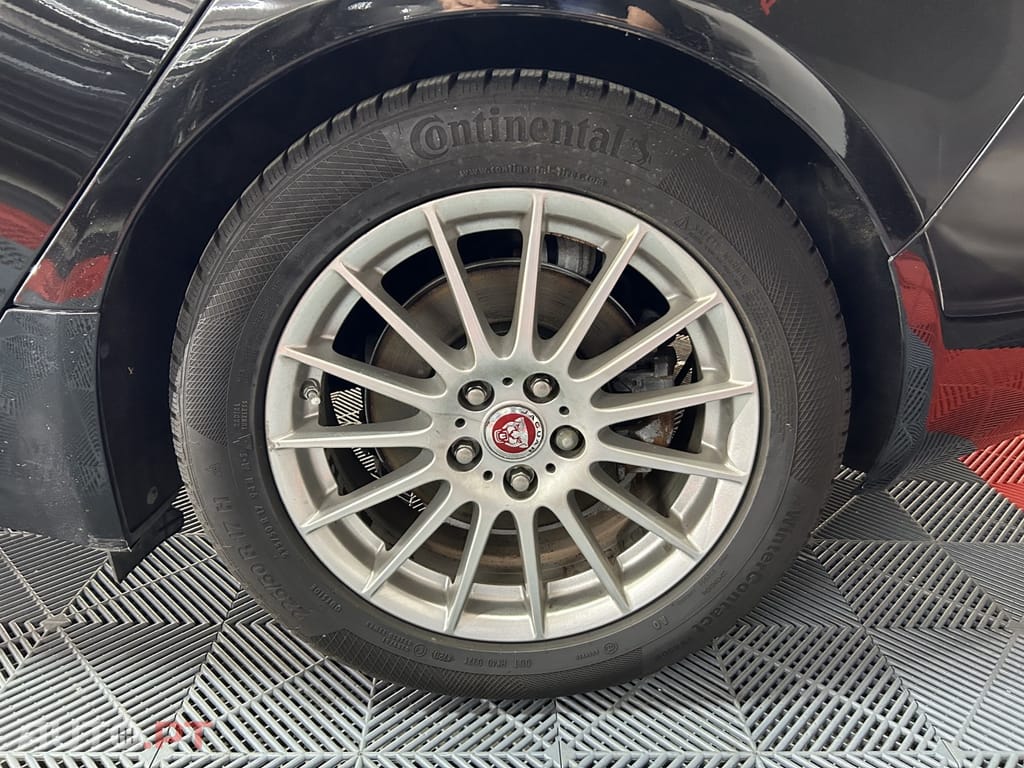 Jaguar XE 2.0 D Prestige