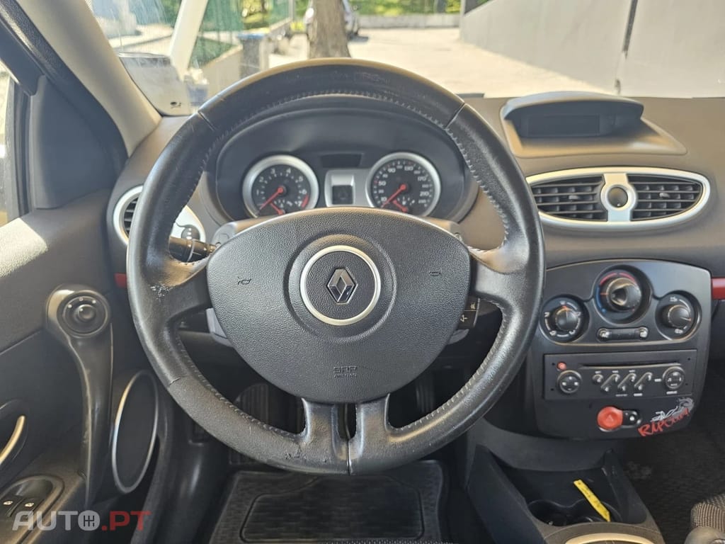 Renault Clio 1.2 16V Rip Curl