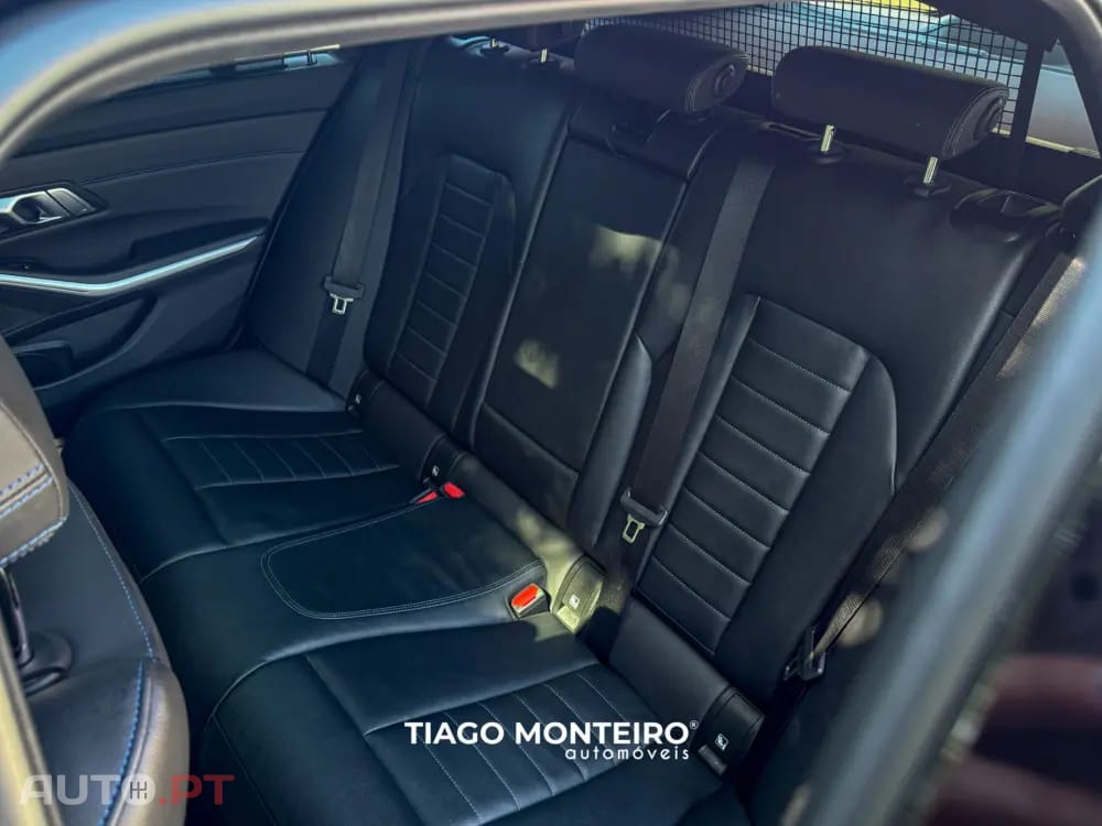 BMW 330 e Pack Desportivo M Auto