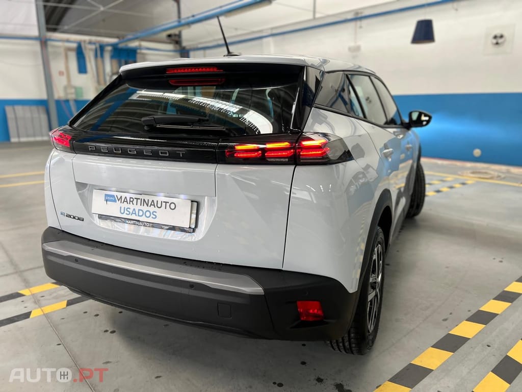 Peugeot E-2008 54 kWh Style