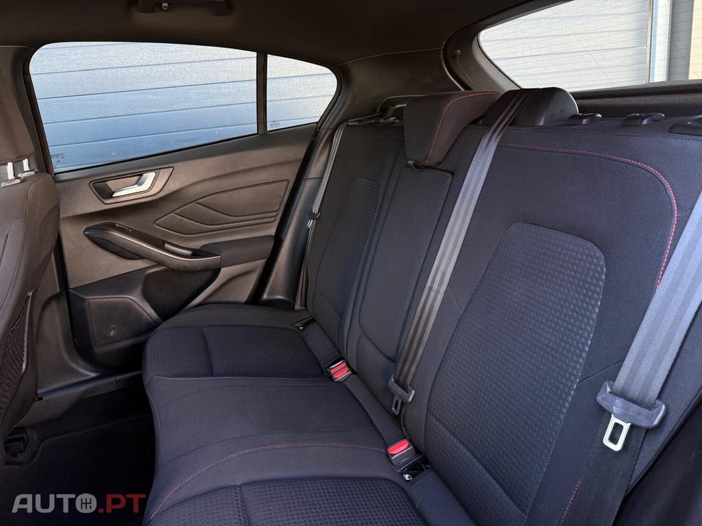 Ford Focus 1.0 EcoBoost MHEV ST-Line