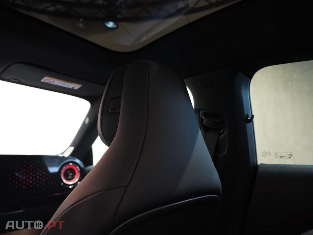 Mercedes-Benz CLA 250 com tecnologia EQ