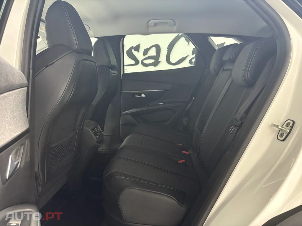 Peugeot 3008 1.6 Hybrid Allure e-EAT8