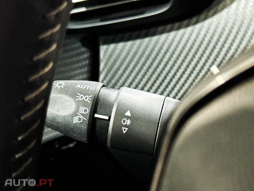 Peugeot E-208 50 kWh Allure Pack