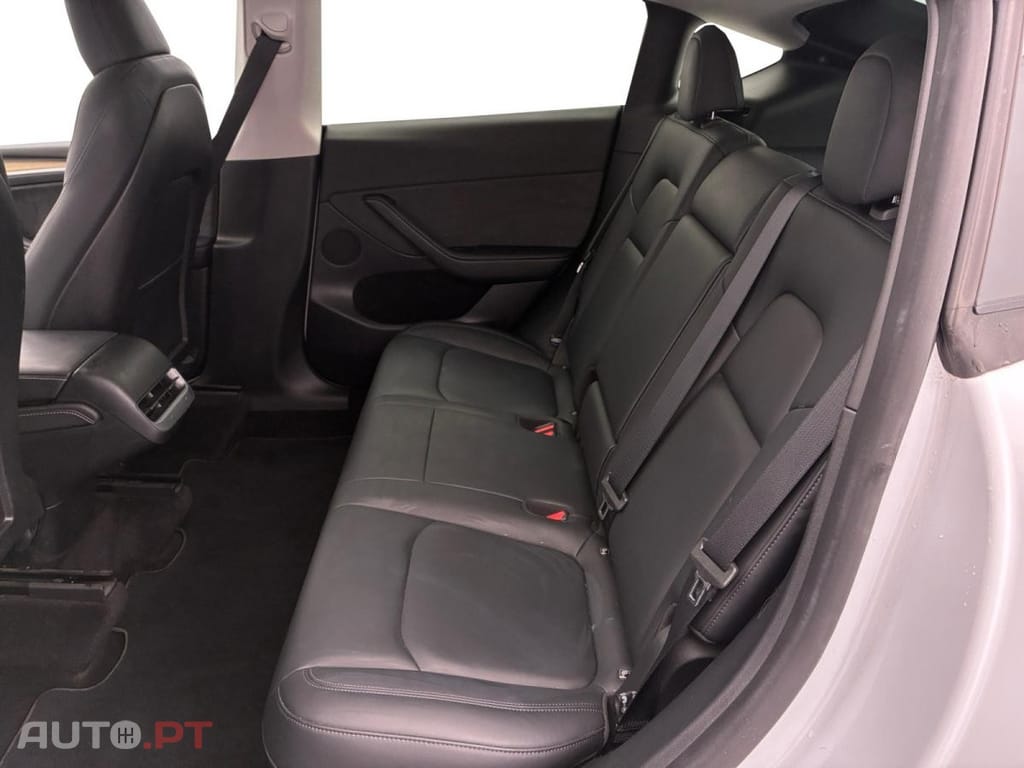 Tesla Model Y Long Range Dual Motor AWD