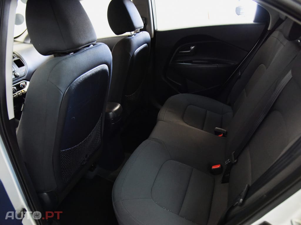 Kia Rio 1.1 CRDi EX