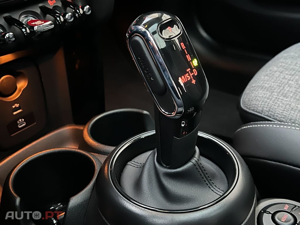 MINI Cooper Cooper Premium Extra Essential Auto