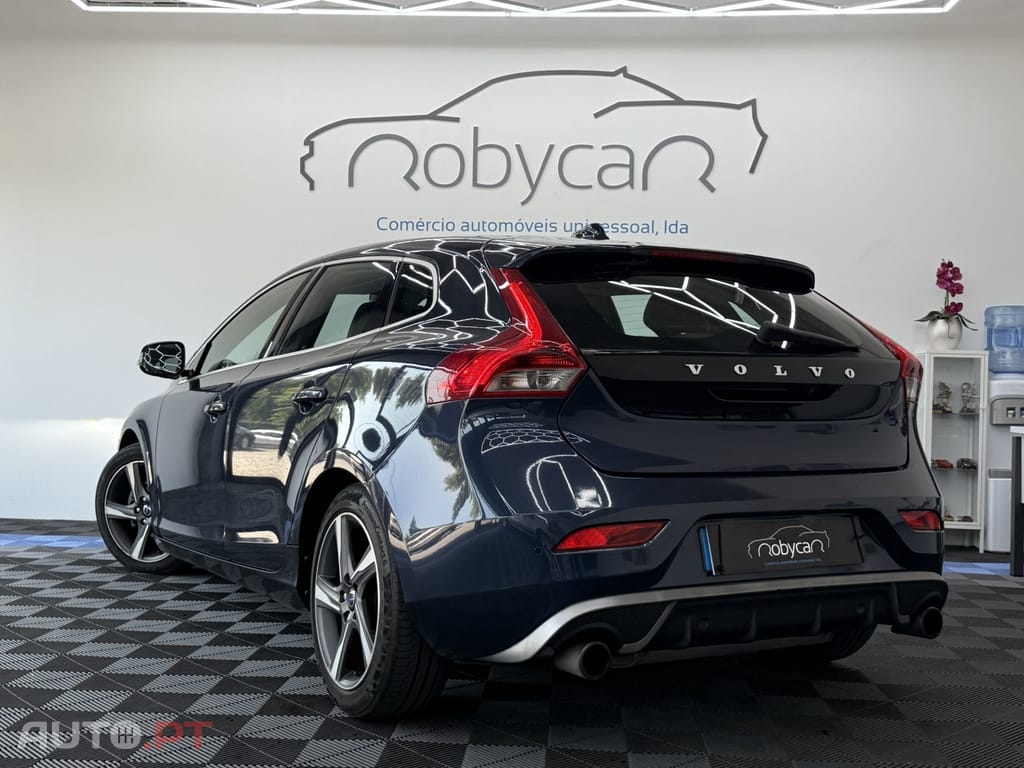 Volvo V40 1.6 D2 R-Design Momentum