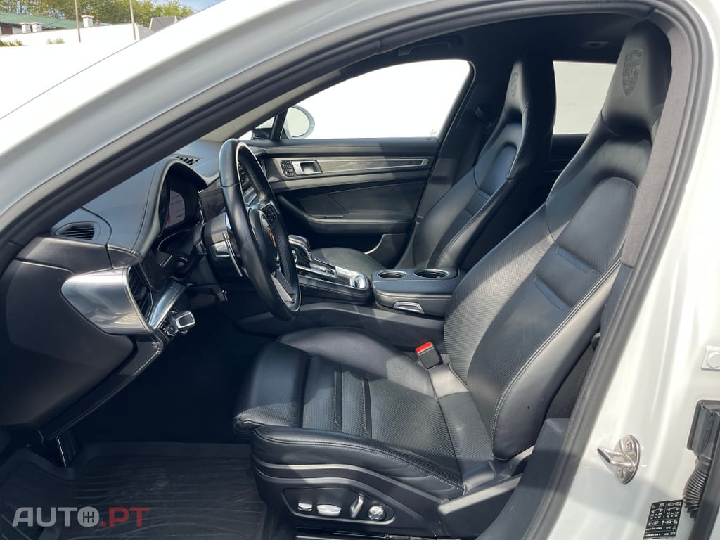 Porsche Panamera 4 E-Hybrid