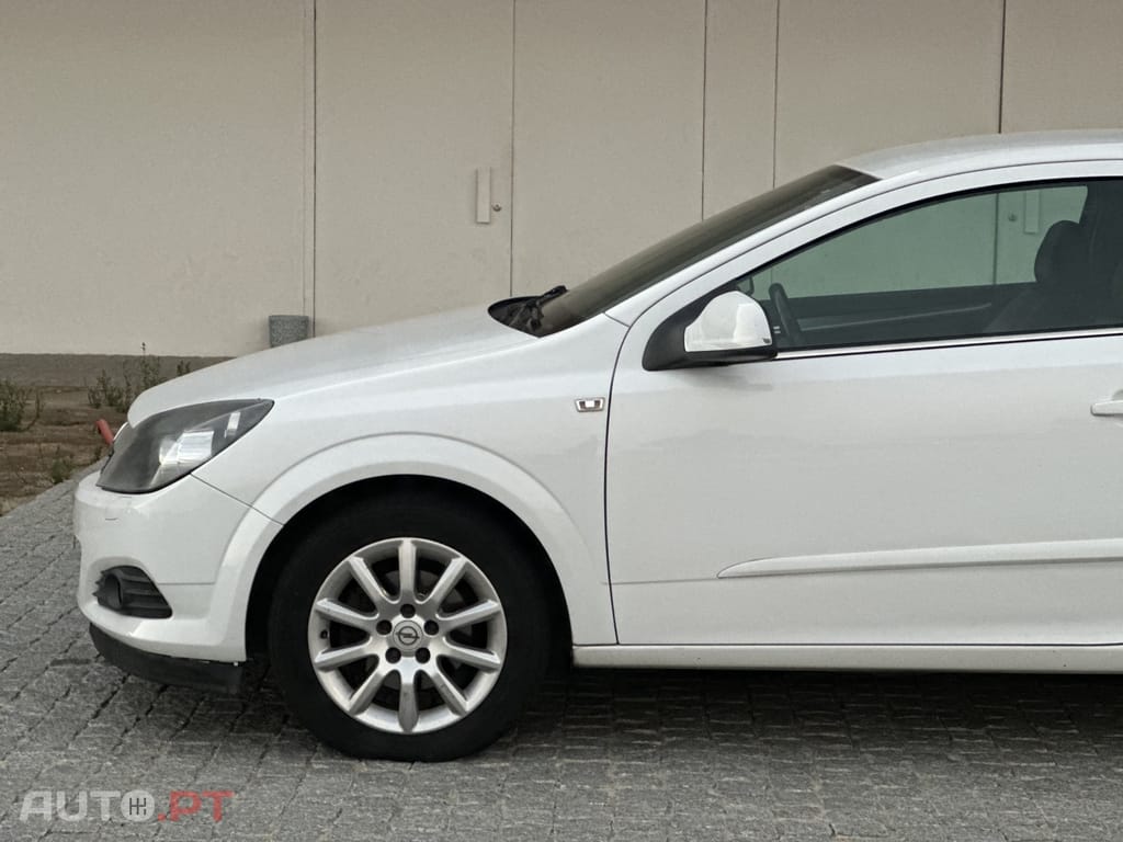 Opel Astra GTC 1.7 CDTI DPF Sport