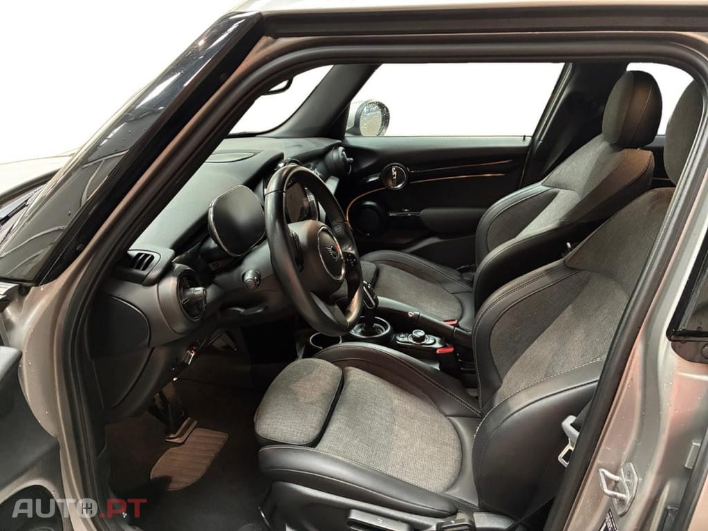 MINI Cooper Essential
