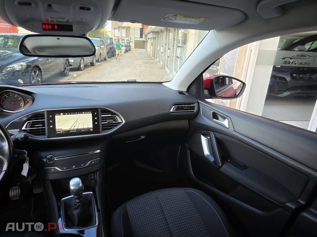 Peugeot 308 1.2 PureTech Active J17