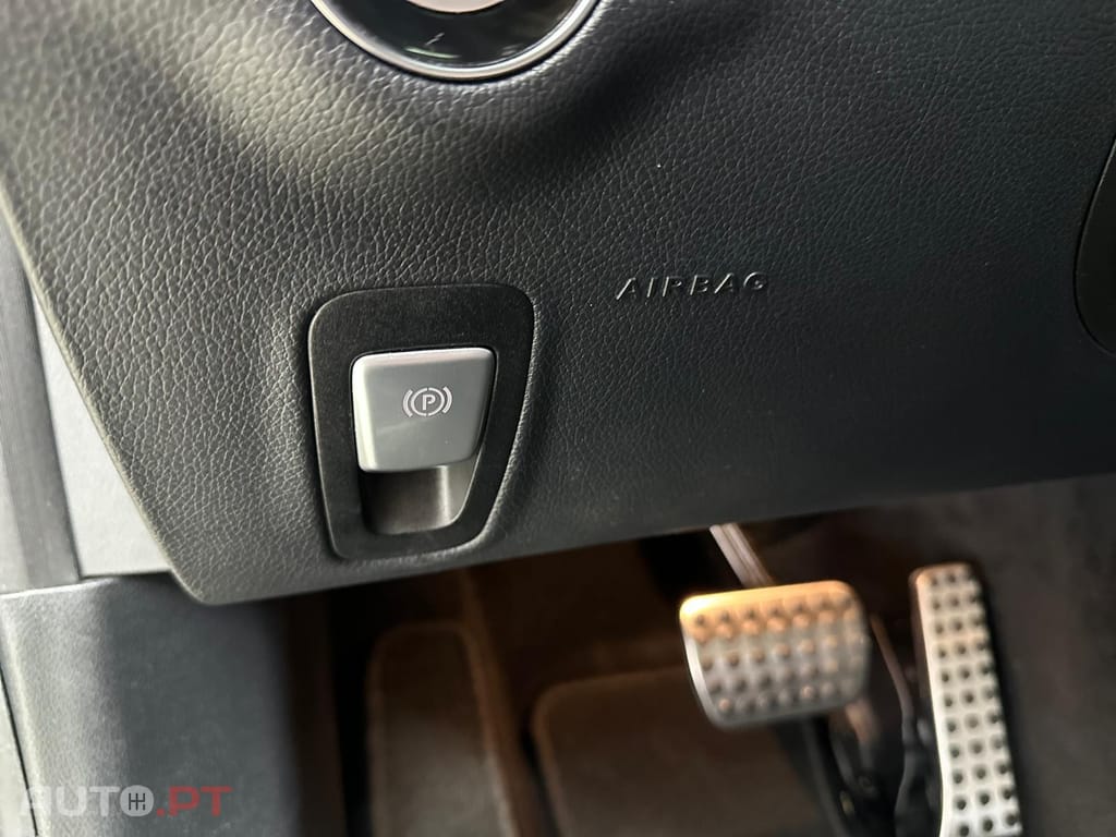 Mercedes-Benz E 220 d AMG Line