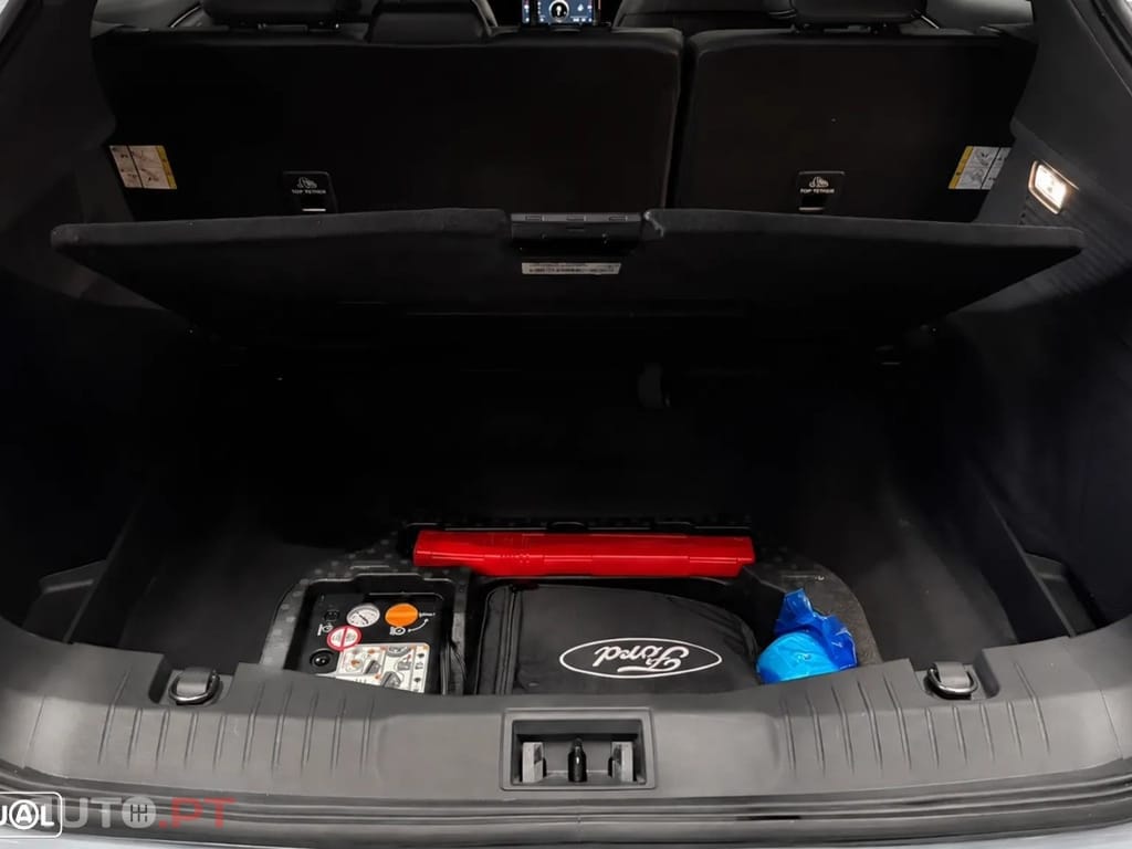 Ford Mustang Mach-E 75.7 kWh Base